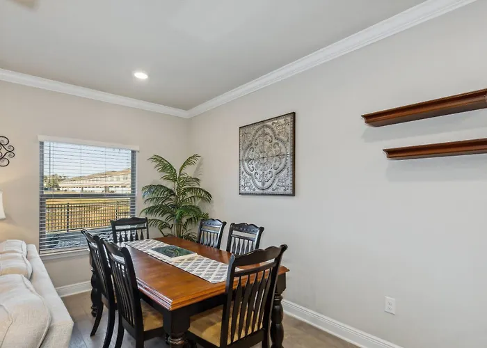 1204 W Government St Holiday home *