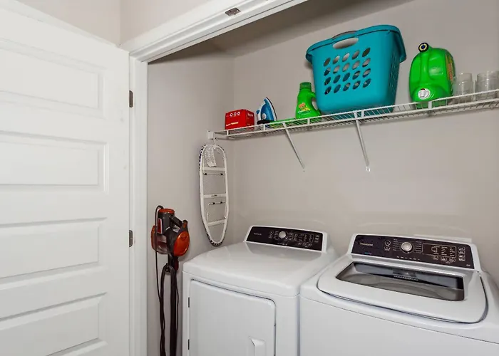 1204 W Government St Holiday home