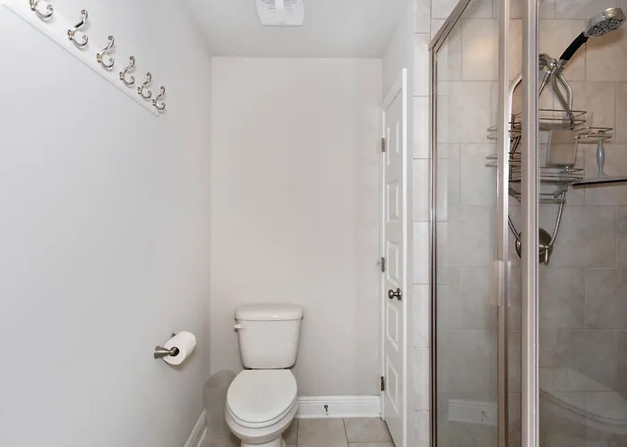 1204 W Government St Holiday home *